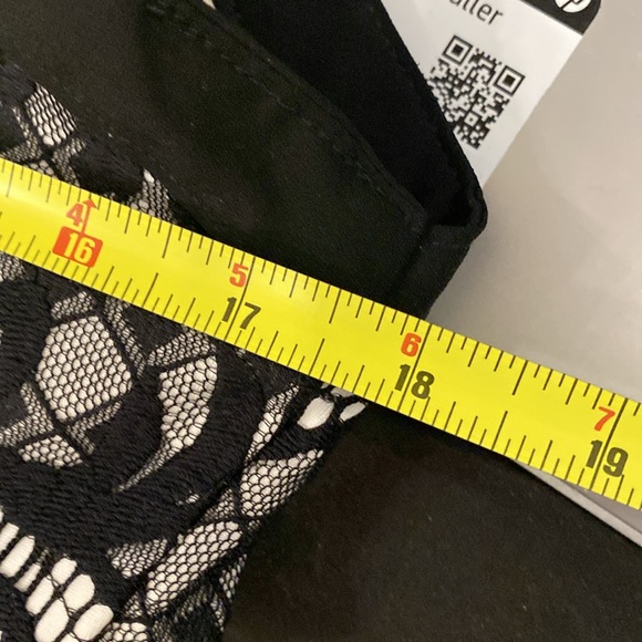 BEBE - NWT - tank: zip b/w lace halter bandaid handkerchief w peplum, lining - L - Picture 6 of 16